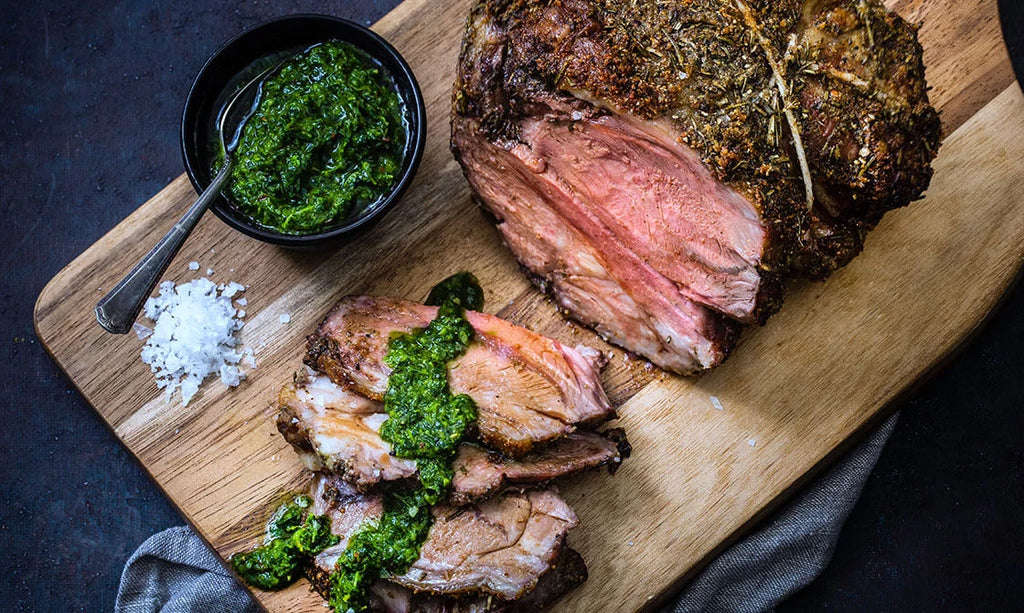 Tomahawk a la Parrilla con Salsa Chimichurri